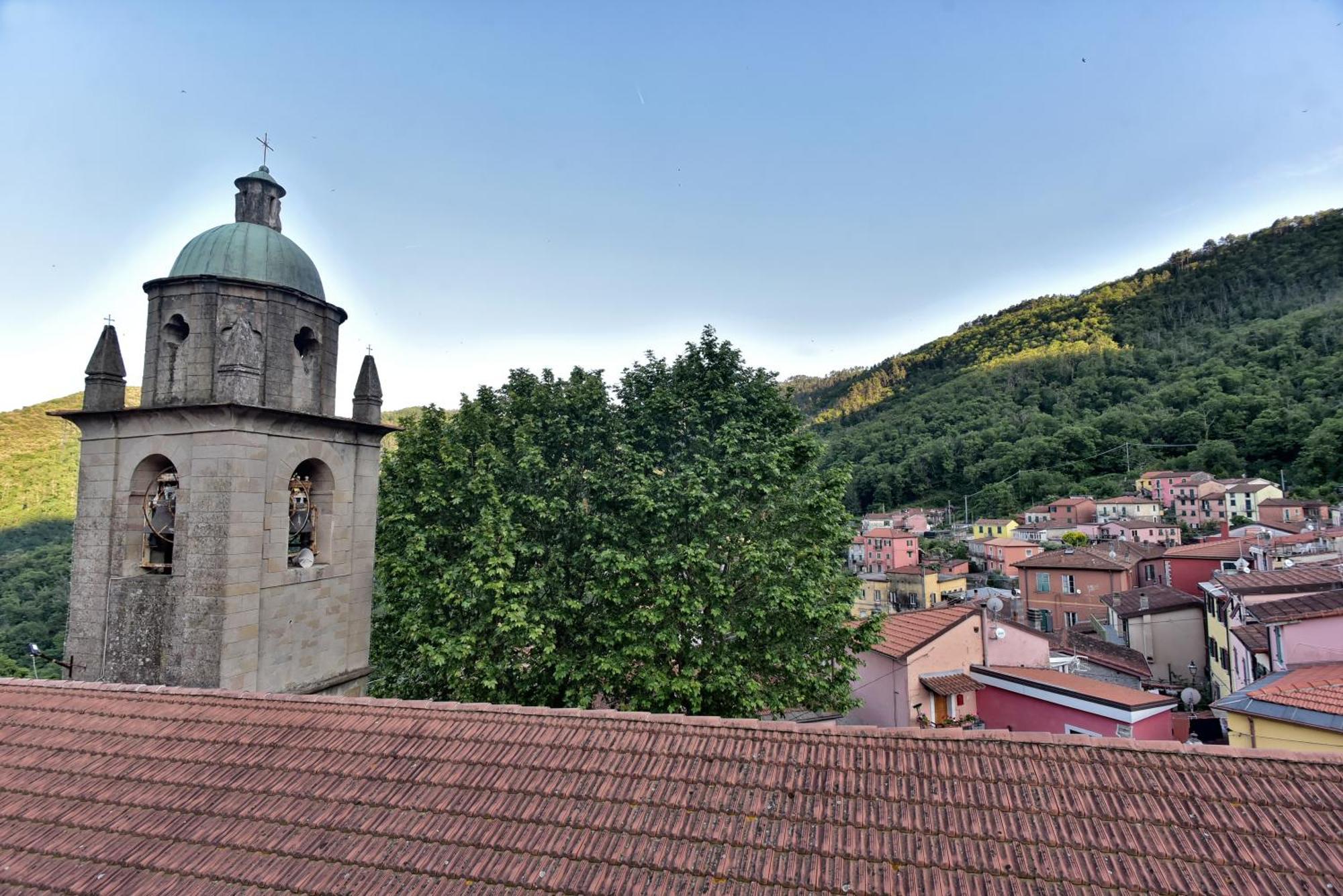 Casa Vacanze Tra I Monti E San Martino Biassa Exterior photo